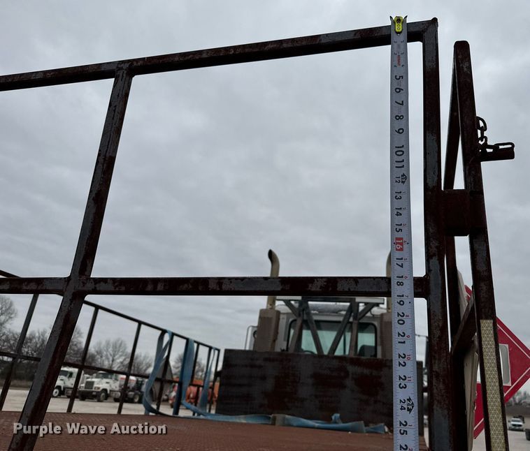 image for item DJ0910 2002 Mack CH613 flatbed truck