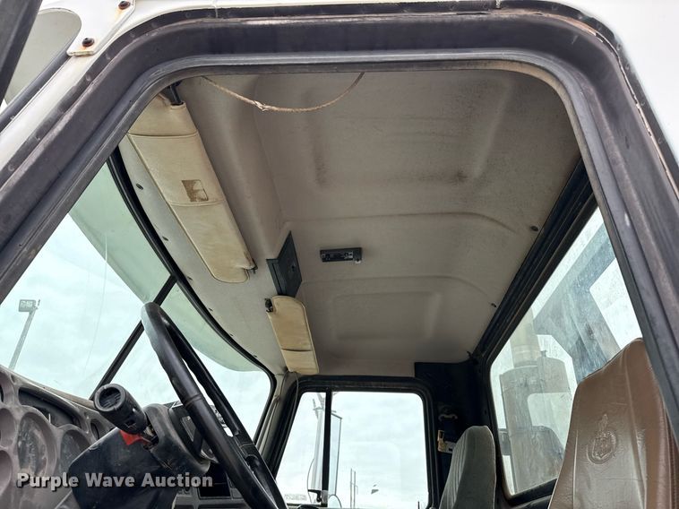 image for item DJ0910 2002 Mack CH613 flatbed truck