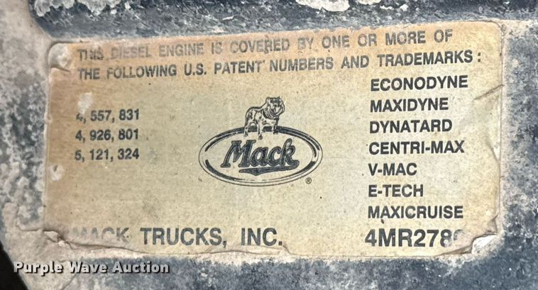 image for item DJ0910 2002 Mack CH613 flatbed truck