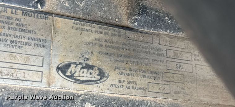 image for item DJ0910 2002 Mack CH613 flatbed truck