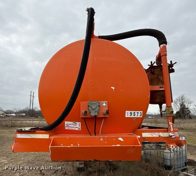 image for item DJ0911 1997 V.E. Enterprises Eagle GEVT-130B vacuum trailer