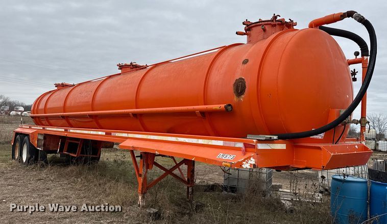 image for item DJ0911 1997 V.E. Enterprises Eagle GEVT-130B vacuum trailer