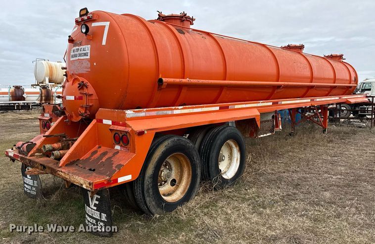 image for item DJ0911 1997 V.E. Enterprises Eagle GEVT-130B vacuum trailer