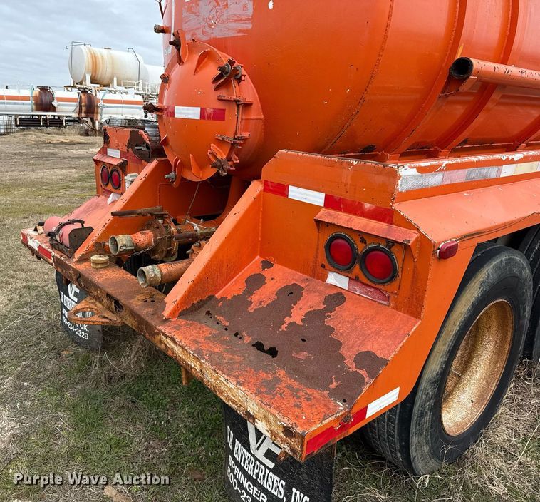 image for item DJ0911 1997 V.E. Enterprises Eagle GEVT-130B vacuum trailer