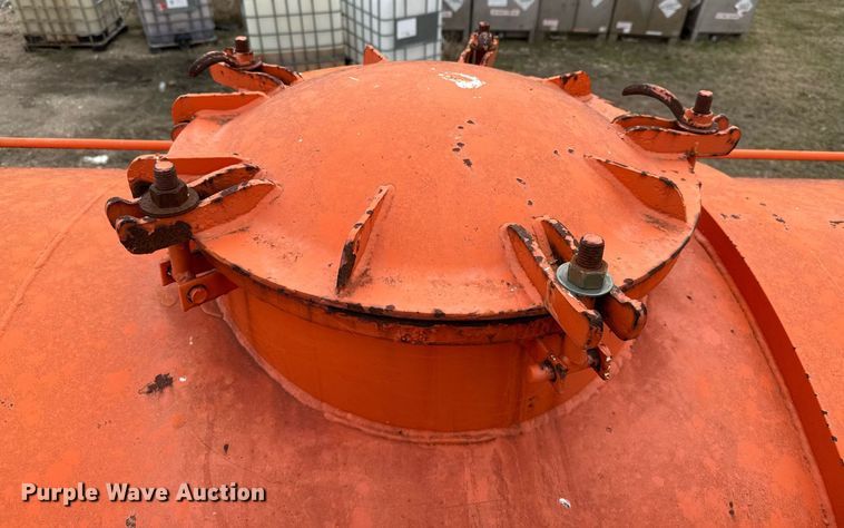 image for item DJ0911 1997 V.E. Enterprises Eagle GEVT-130B vacuum trailer