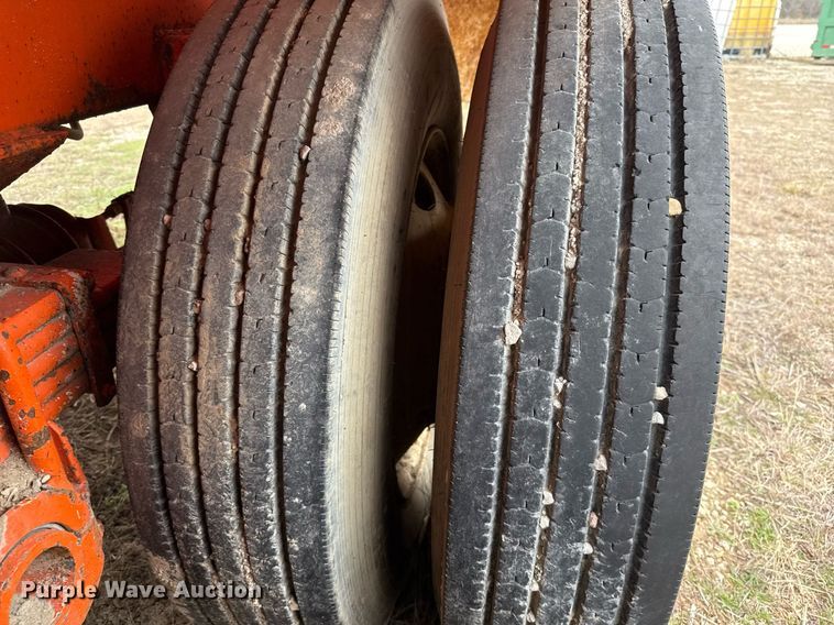 image for item DJ0911 1997 V.E. Enterprises Eagle GEVT-130B vacuum trailer