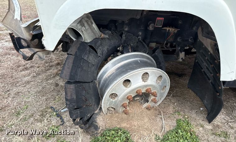 image for item DJ0912 2015 Mack CHU613 semi truck