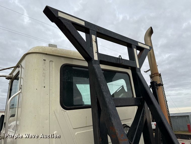 image for item DJ0912 2015 Mack CHU613 semi truck