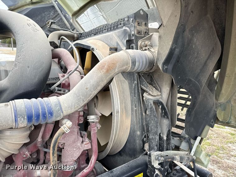 image for item DJ0912 2015 Mack CHU613 semi truck