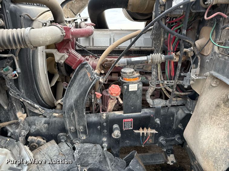 image for item DJ0912 2015 Mack CHU613 semi truck