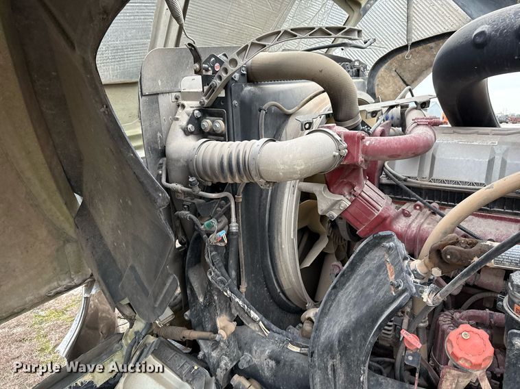 image for item DJ0912 2015 Mack CHU613 semi truck