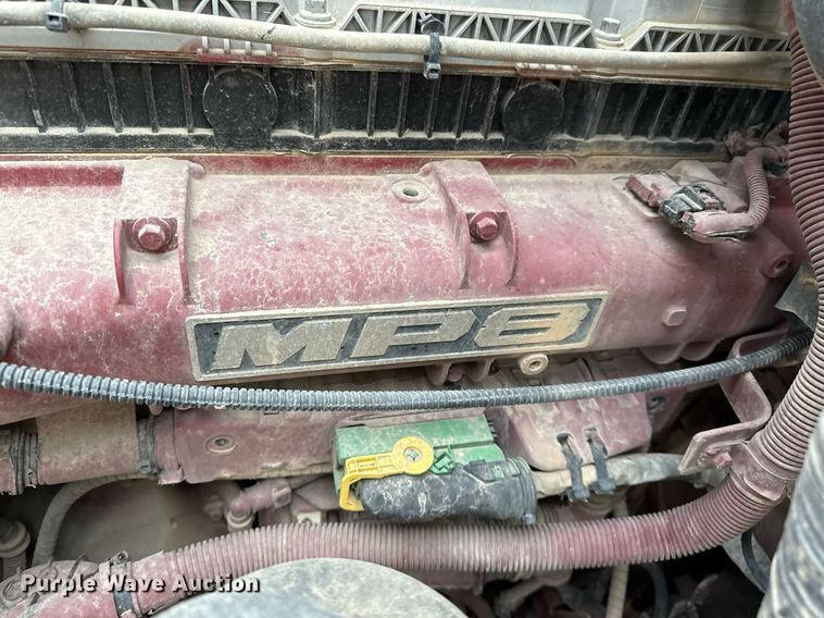 image for item DJ0912 2015 Mack CHU613 semi truck