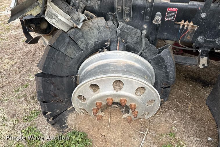 image for item DJ0912 2015 Mack CHU613 semi truck