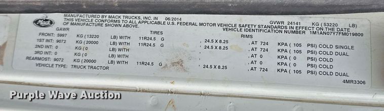 image for item DJ0912 2015 Mack CHU613 semi truck