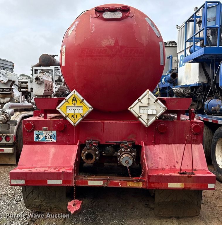 image for item DO2643 2006 Overland acid tank trailer