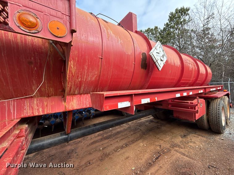 image for item DO2643 2006 Overland acid tank trailer