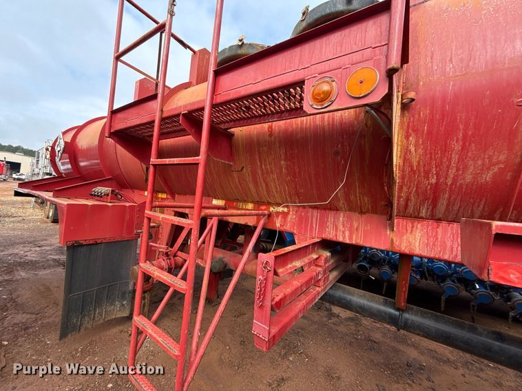 image for item DO2643 2006 Overland acid tank trailer