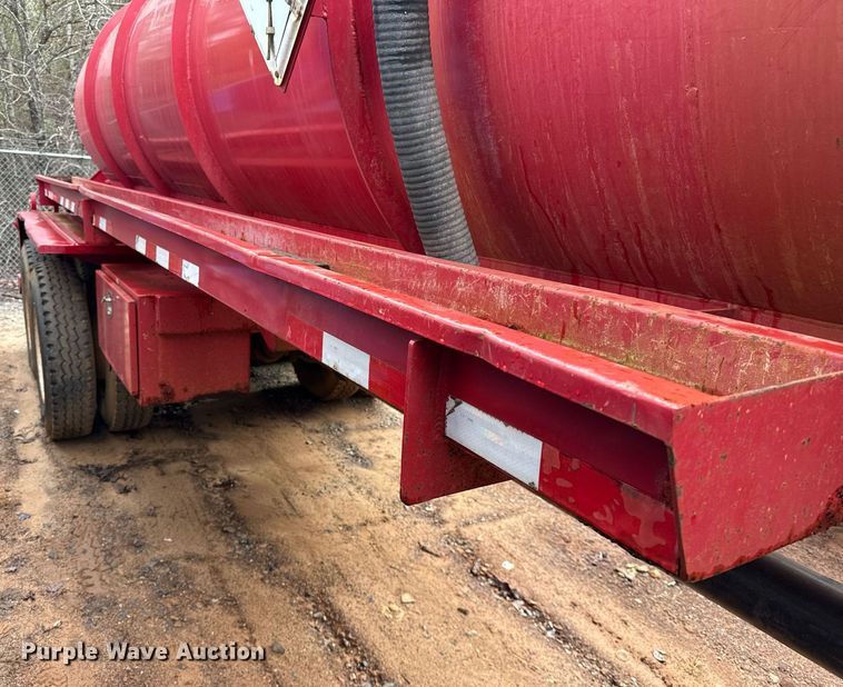 image for item DO2643 2006 Overland acid tank trailer