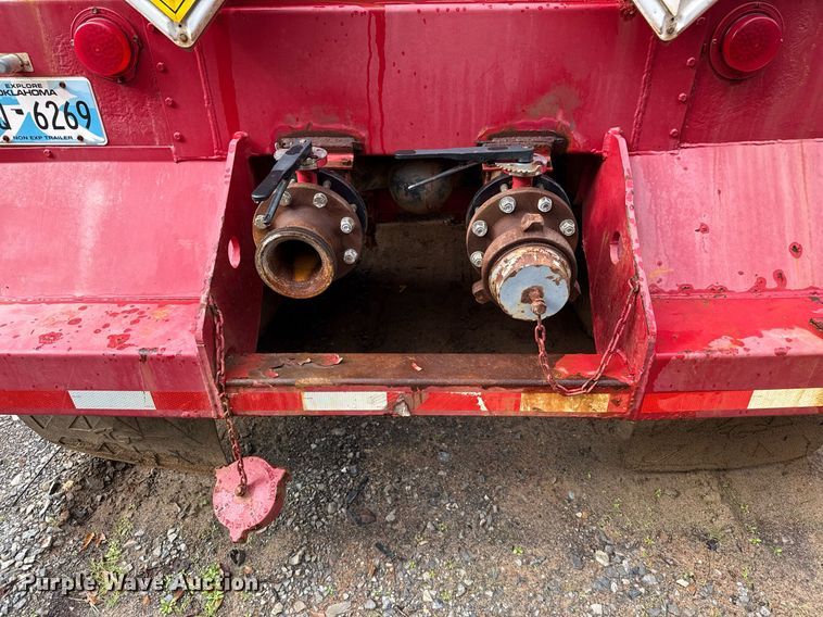 image for item DO2643 2006 Overland acid tank trailer