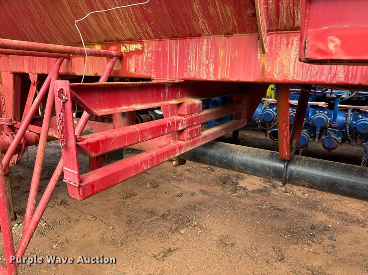 image for item DO2643 2006 Overland acid tank trailer