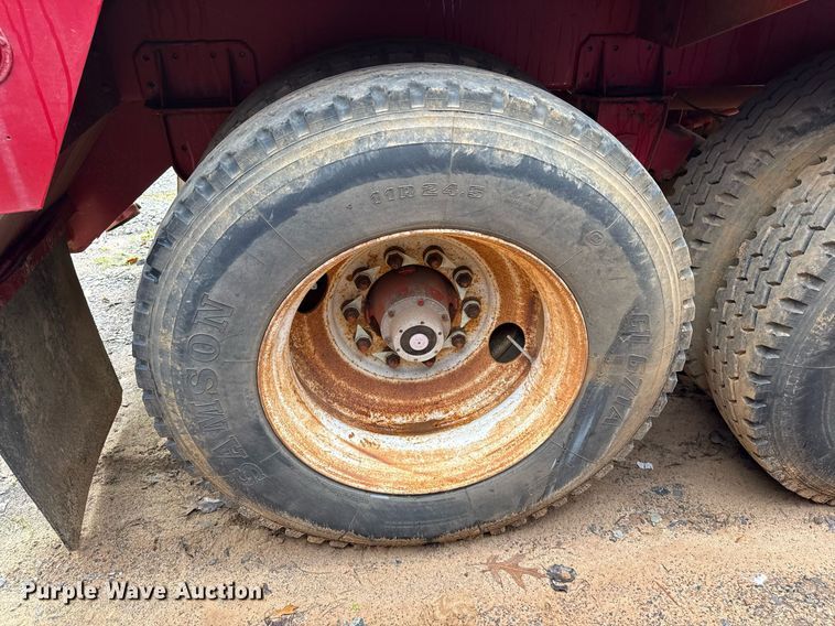 image for item DO2643 2006 Overland acid tank trailer