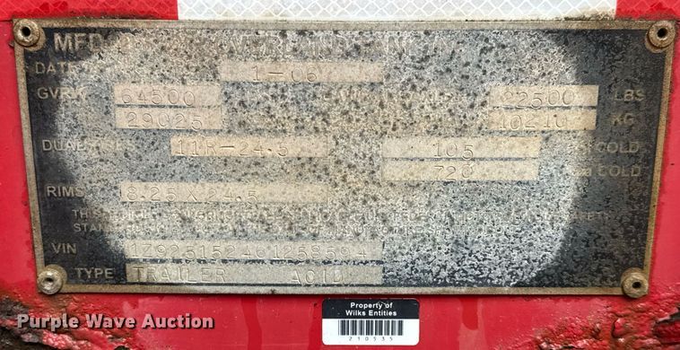 image for item DO2643 2006 Overland acid tank trailer