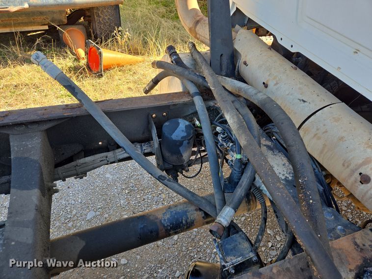 image for item DO2659 2008 Mack CHU613 truck cab and chassis