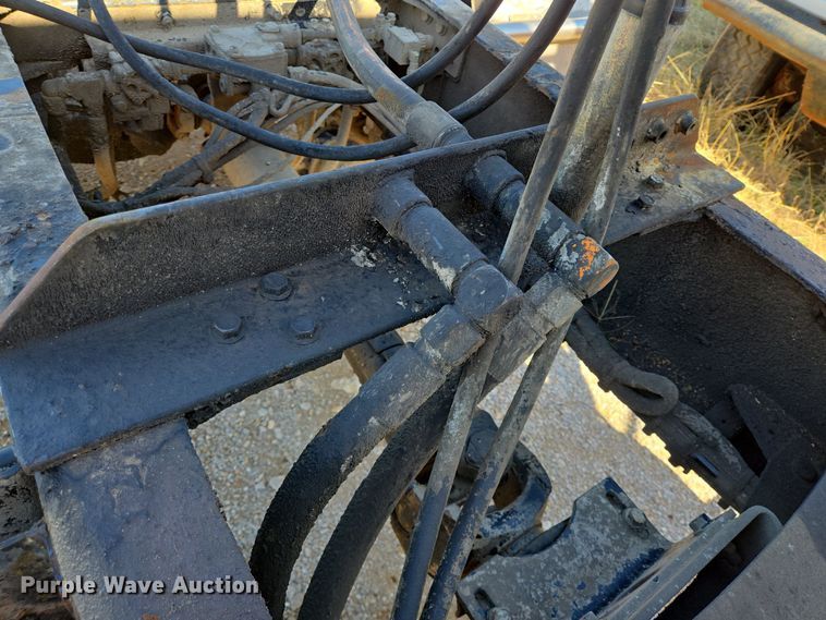 image for item DO2659 2008 Mack CHU613 truck cab and chassis