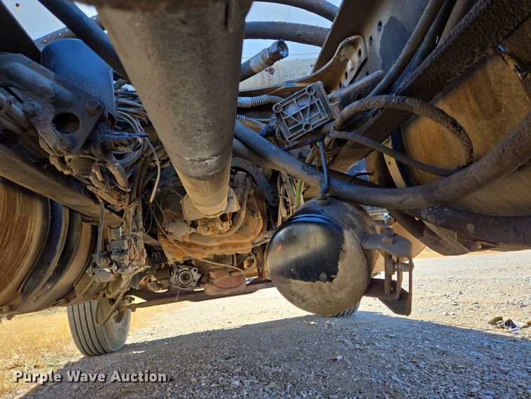 image for item DO2659 2008 Mack CHU613 truck cab and chassis