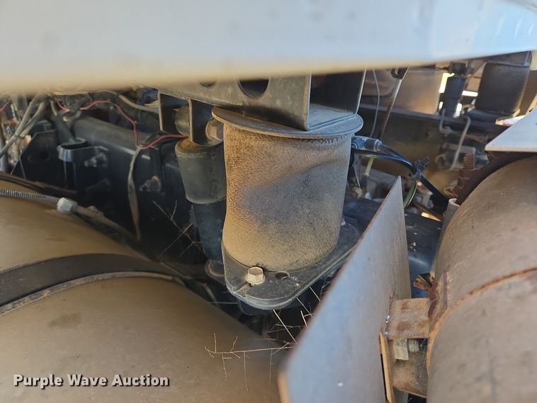 image for item DO2659 2008 Mack CHU613 truck cab and chassis