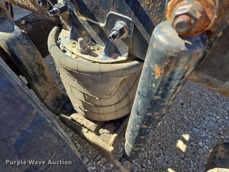 image for item DO2659 2008 Mack CHU613 truck cab and chassis