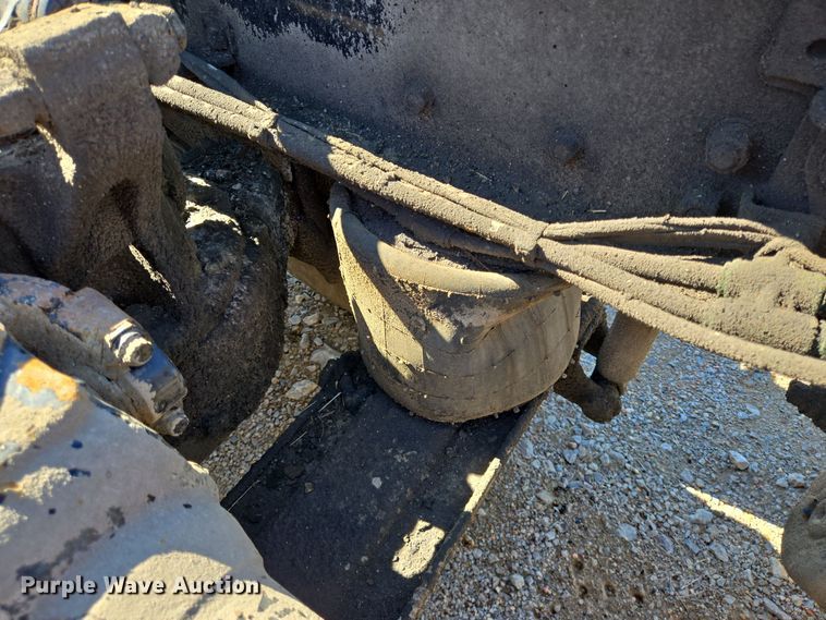 image for item DO2659 2008 Mack CHU613 truck cab and chassis