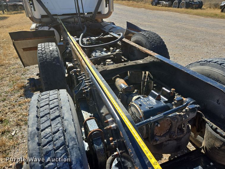 image for item DO2659 2008 Mack CHU613 truck cab and chassis