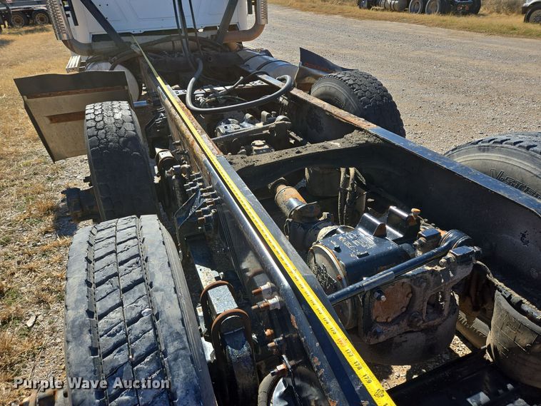 image for item DO2659 2008 Mack CHU613 truck cab and chassis