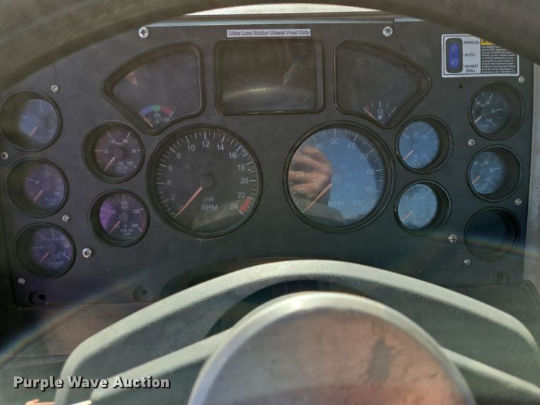 image for item DO2659 2008 Mack CHU613 truck cab and chassis