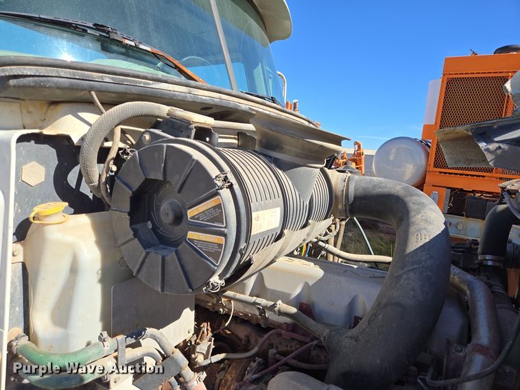 image for item DO2659 2008 Mack CHU613 truck cab and chassis