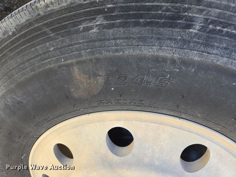 image for item DO2659 2008 Mack CHU613 truck cab and chassis