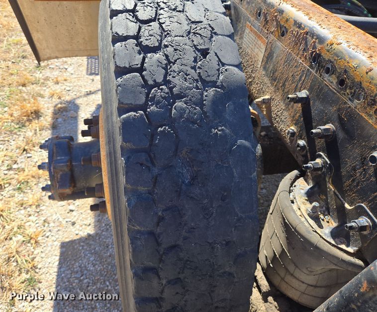 image for item DO2659 2008 Mack CHU613 truck cab and chassis