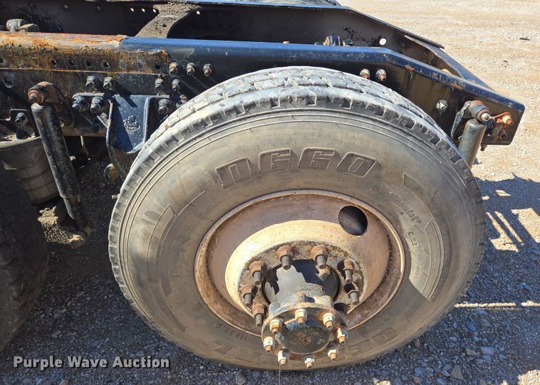 image for item DO2659 2008 Mack CHU613 truck cab and chassis