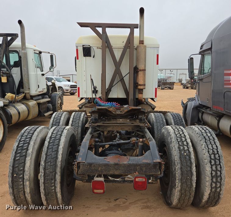 image for item DP6115 2005 Mack CX613 semi truck