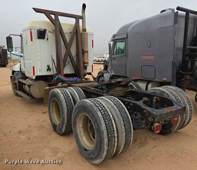 image for item DP6115 2005 Mack CX613 semi truck