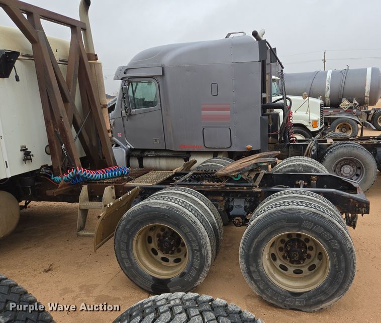 image for item DP6115 2005 Mack CX613 semi truck