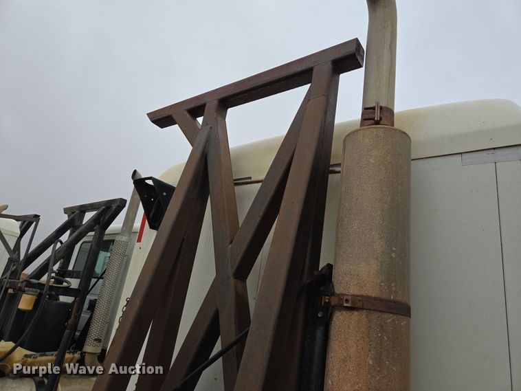 image for item DP6115 2005 Mack CX613 semi truck