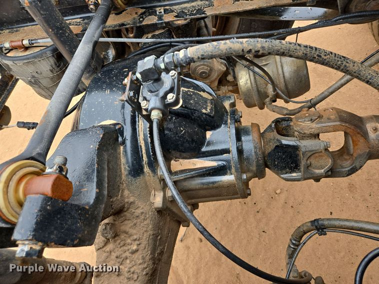 image for item DP6115 2005 Mack CX613 semi truck