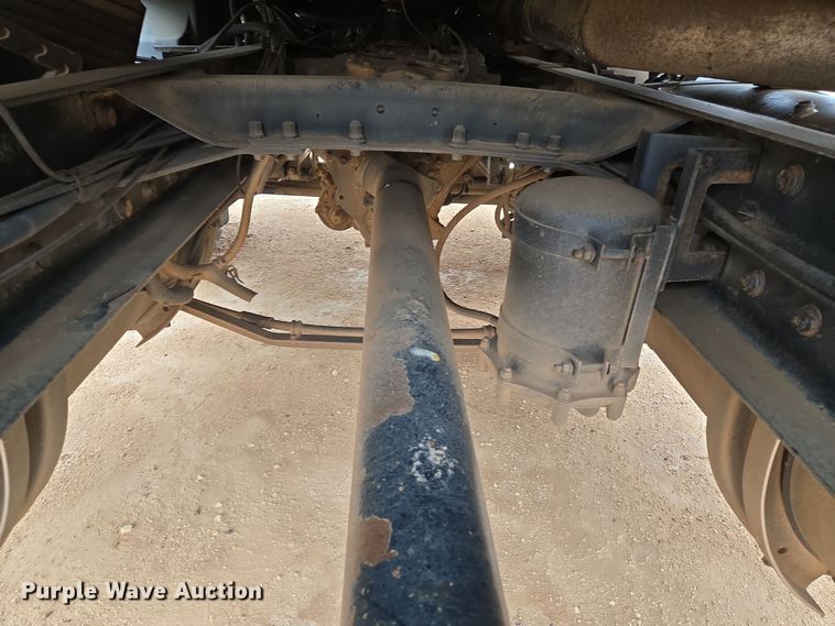 image for item DP6115 2005 Mack CX613 semi truck