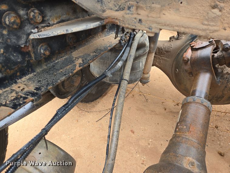 image for item DP6115 2005 Mack CX613 semi truck