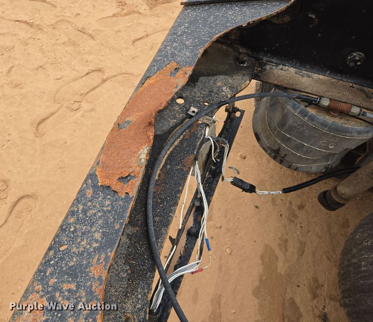 image for item DP6115 2005 Mack CX613 semi truck