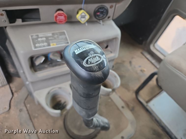 image for item DP6115 2005 Mack CX613 semi truck