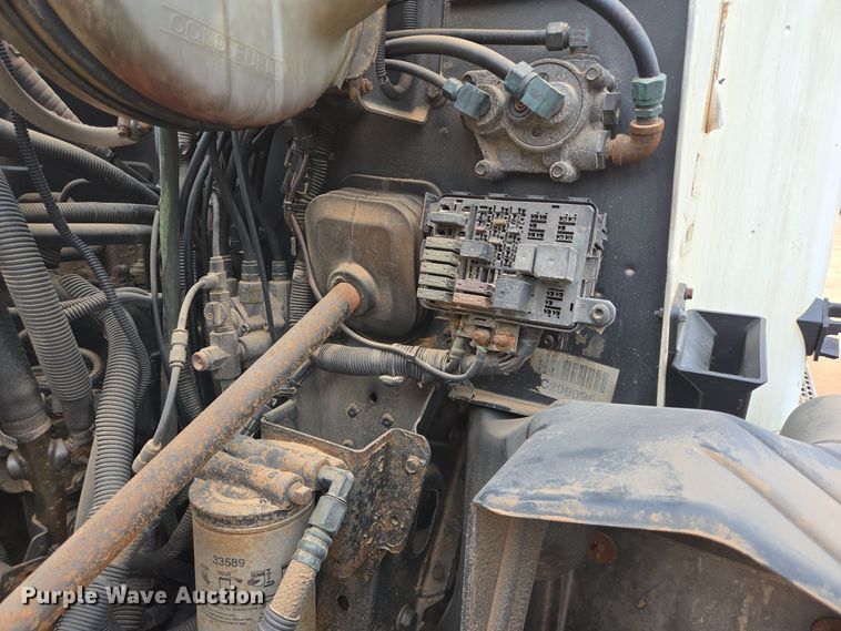 image for item DP6115 2005 Mack CX613 semi truck