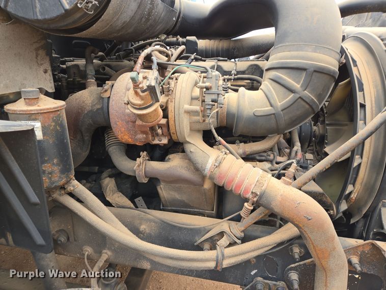 image for item DP6115 2005 Mack CX613 semi truck